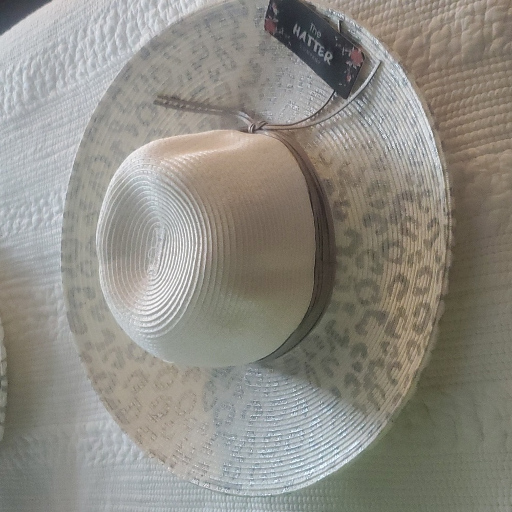 Hatter Women's Hat!